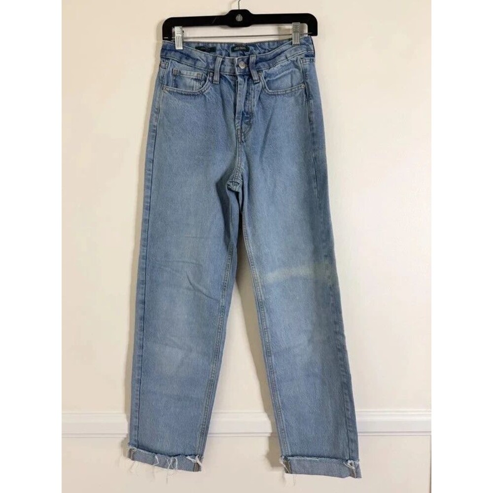 Wild Fable Women’s Size 0 High-Rise Straight Leg Light Wash Jeans